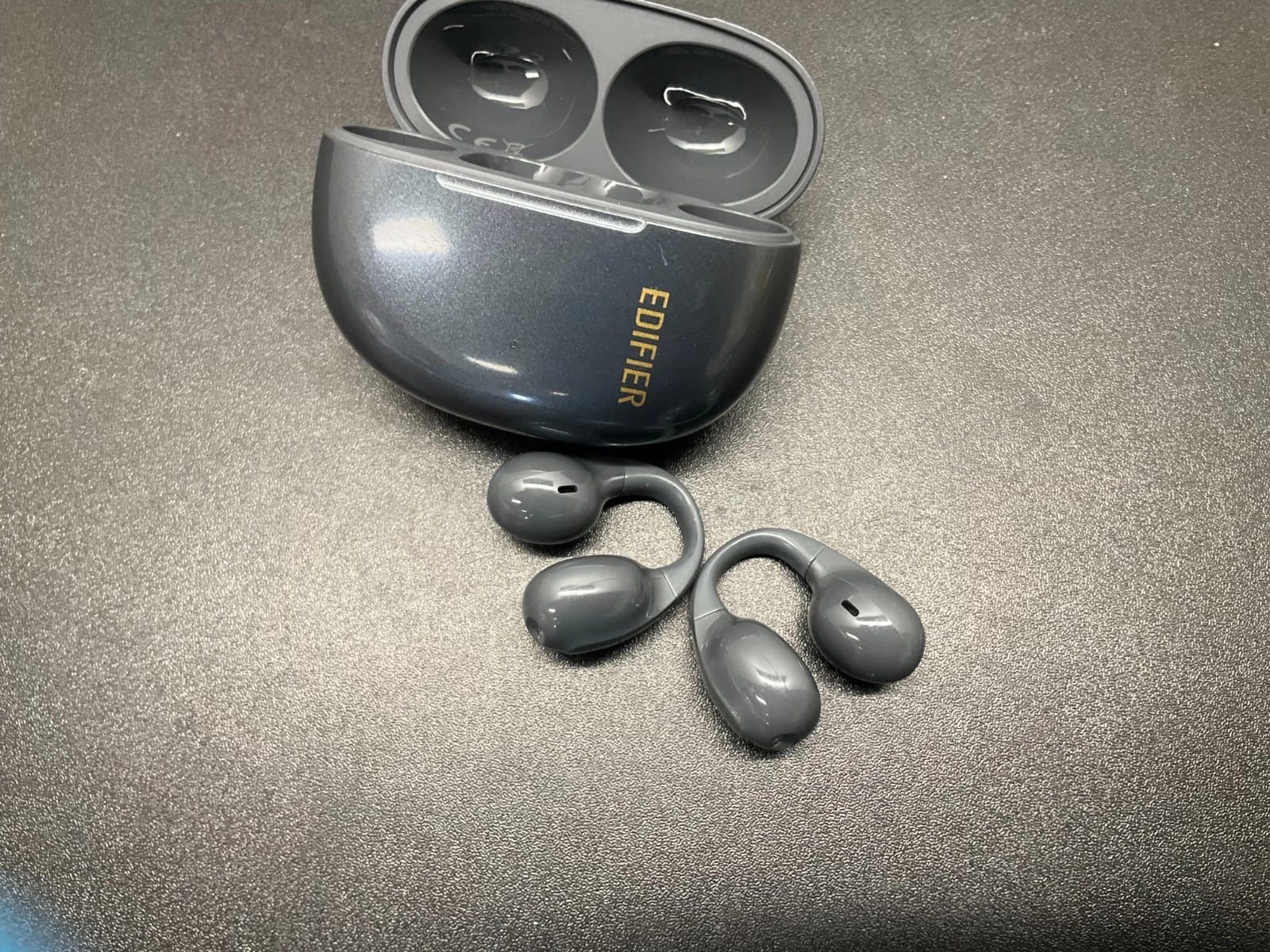 Edifier R1 Headphones & Earbuds Gray New
