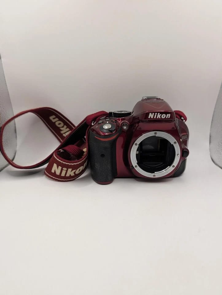 Nikon D5200 Digital Cameras Black New 18-55mm IS II Kit