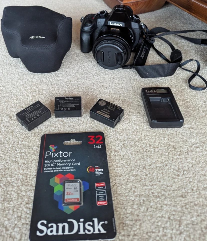 Panasonic Panasonic LUMIX FZ1000 Digital Cameras Black Used - Good Body Only