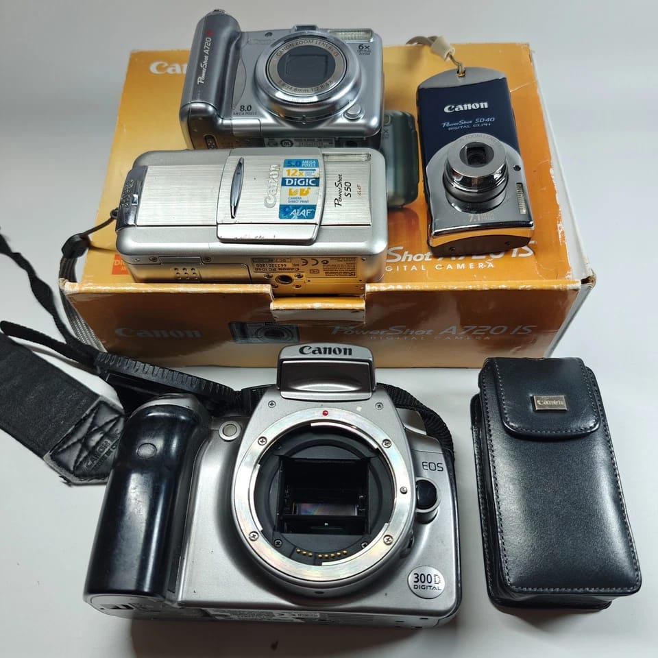 Canon PowerShot SD40 Digital Cameras Blue New Body Only