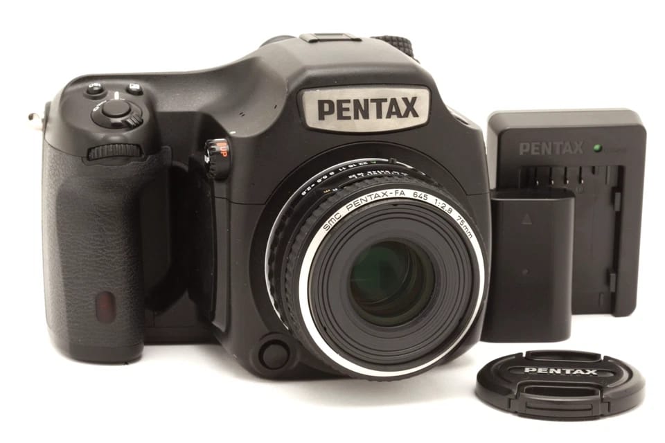 Pentax 645Z Digital Cameras Black Refurbished - Acceptable