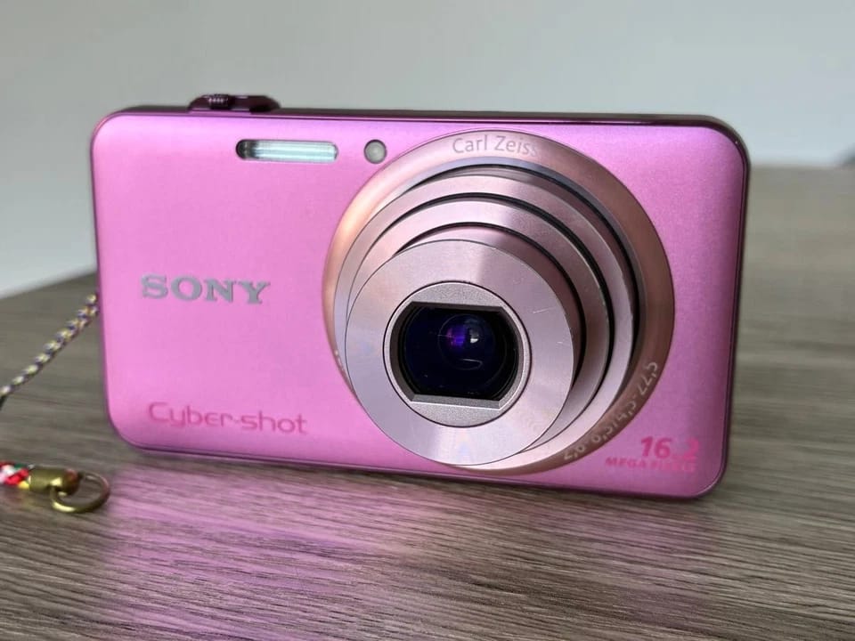 Sony Cyber-shot DSC-WX70 Digital Cameras Silver New Body Only