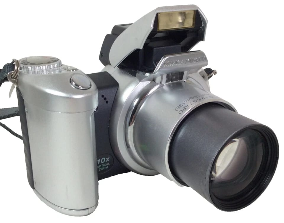 Minolta DiMAGE Z2 Digital Cameras Silver Used - Good
