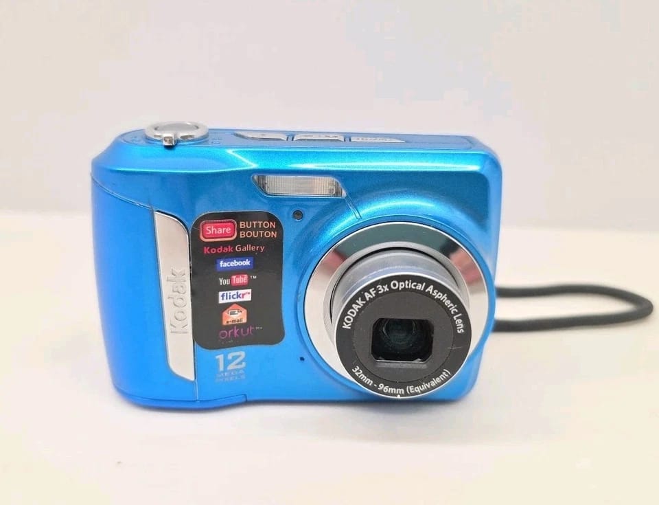 Kodak c143 Digital Cameras Blue New Body Only