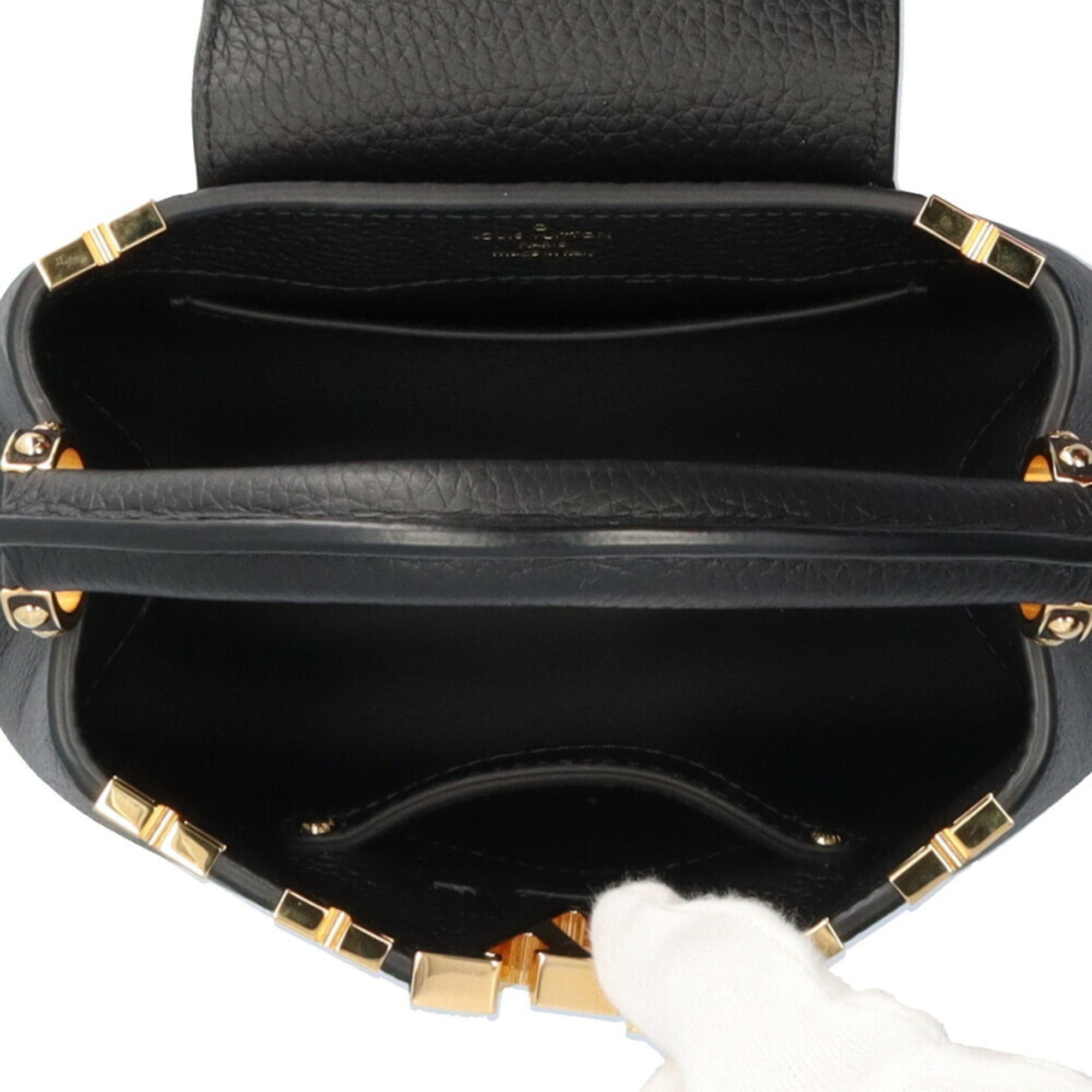 Louis Vuitton Capucines Women's bags Black Used - Acceptable