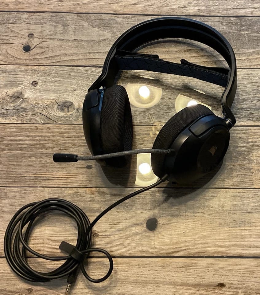 Corsair HS35 Headphones & Earbuds Black Used - Good