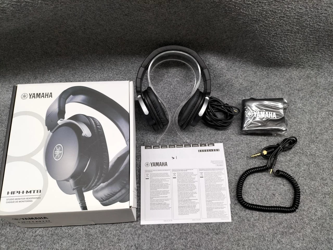 Yamaha HPH-MT8 Headphones & Earbuds Black New